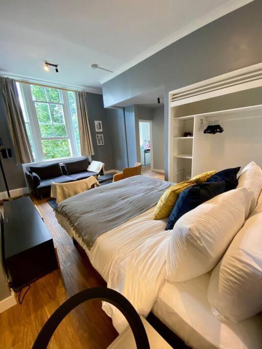 Stylish Near Regents Park N6 *