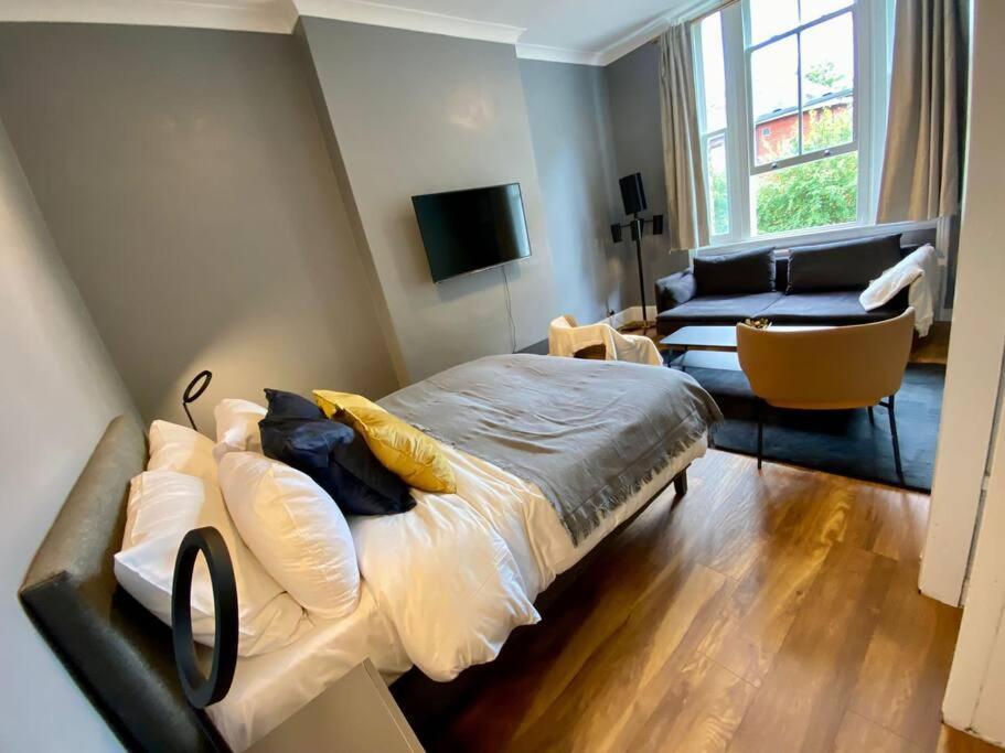 Stylish Near Regents Park N6 Apartment