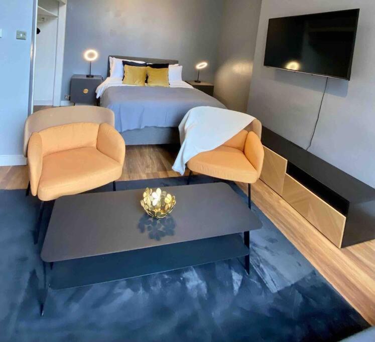 Stylish Near Regents Park N6 Apartment