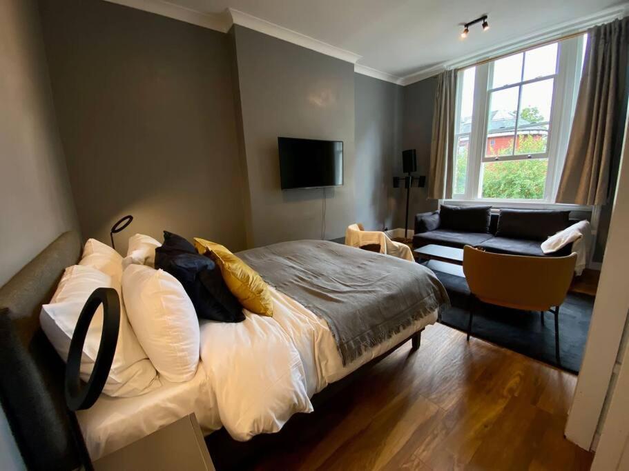 Stylish Near Regents Park N6 Apartment London