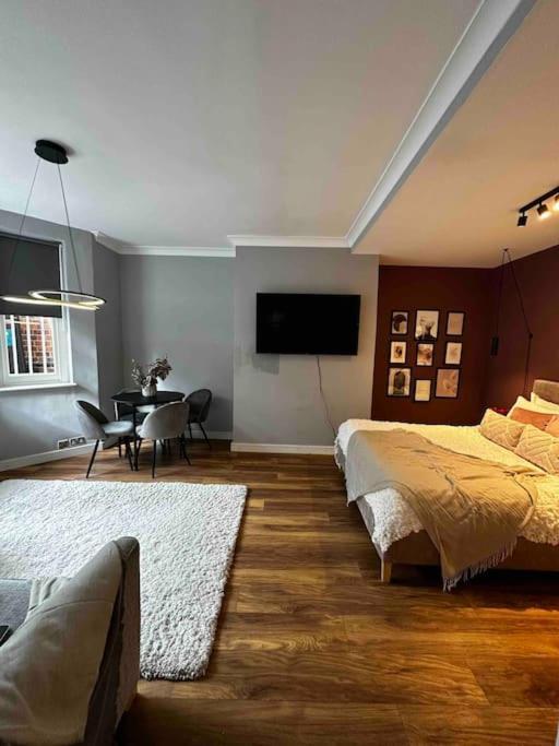 Spacious For 4 Near Regents Park N1