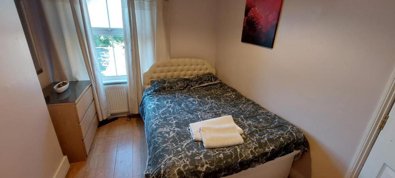 3 Bedroom House Ealing Holiday home