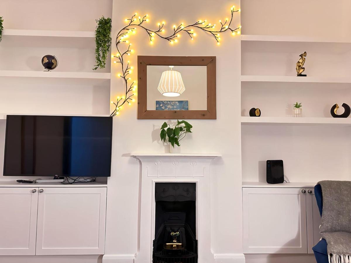 Jb Clapham, Perfect For Apartment *