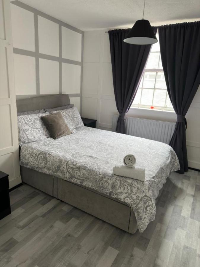 Central Location, Close To Bars Restaurants And Train Stations Hospedagem domiciliar *