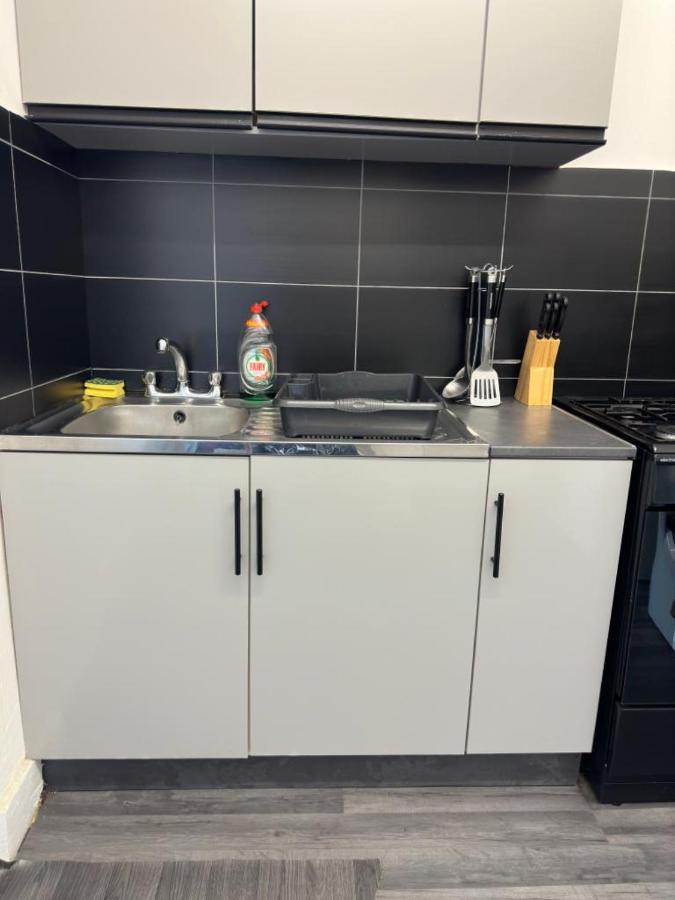 Hospedagem domiciliar Central Location, Close To Bars Restaurants And Train Stations