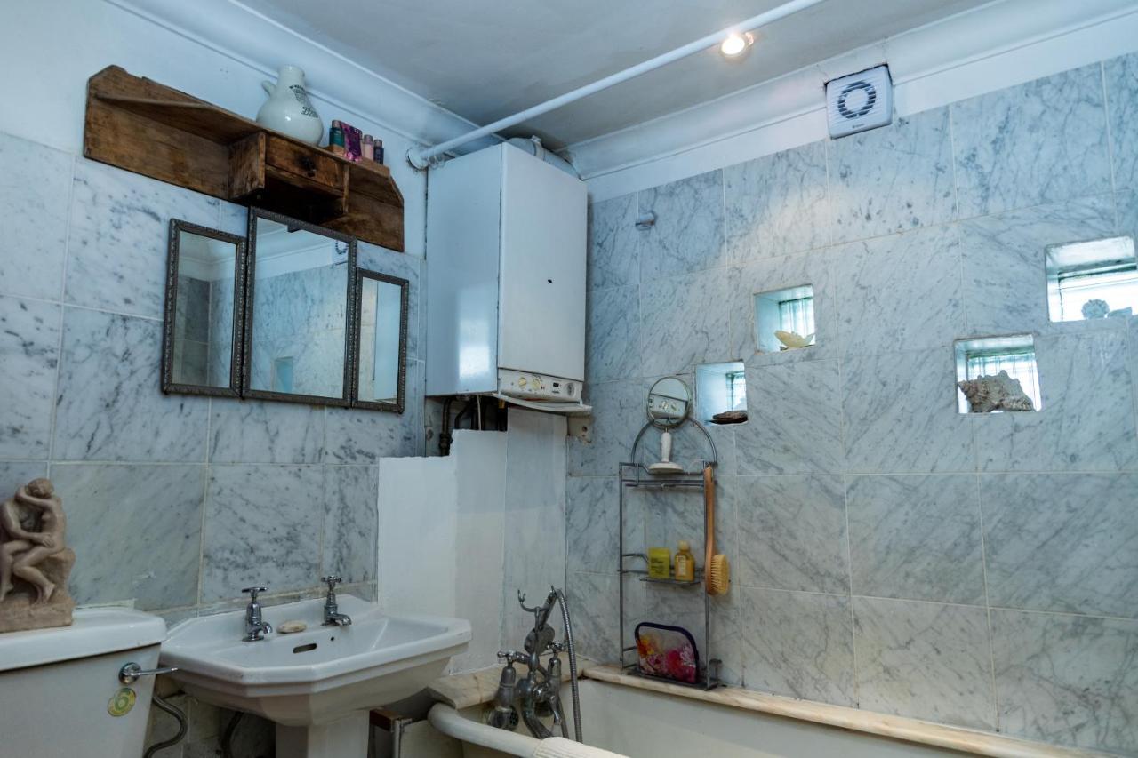 Quirky Georgian And Victorian Decorated * London