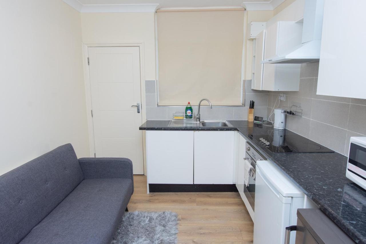 Evergreen Apartments- Flat 1, *