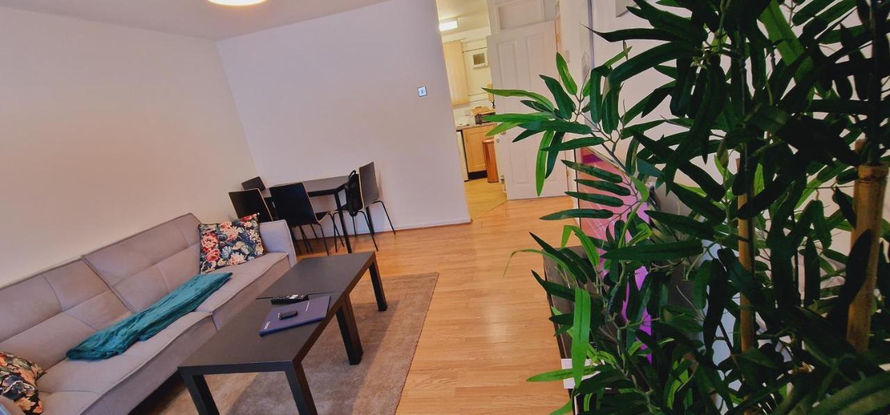 Apartment Airport