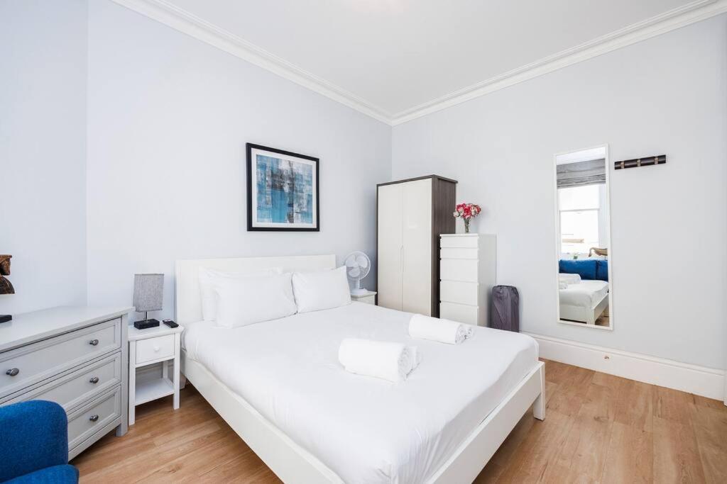 Charing Cross Road One Bedroom Apartamento Londres