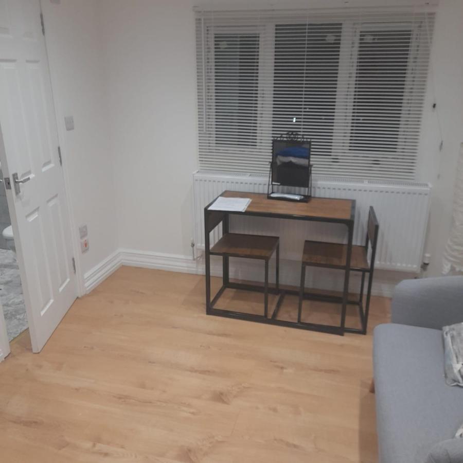 Homestay Spacious Loft Space With Private En-suite Bathroom *