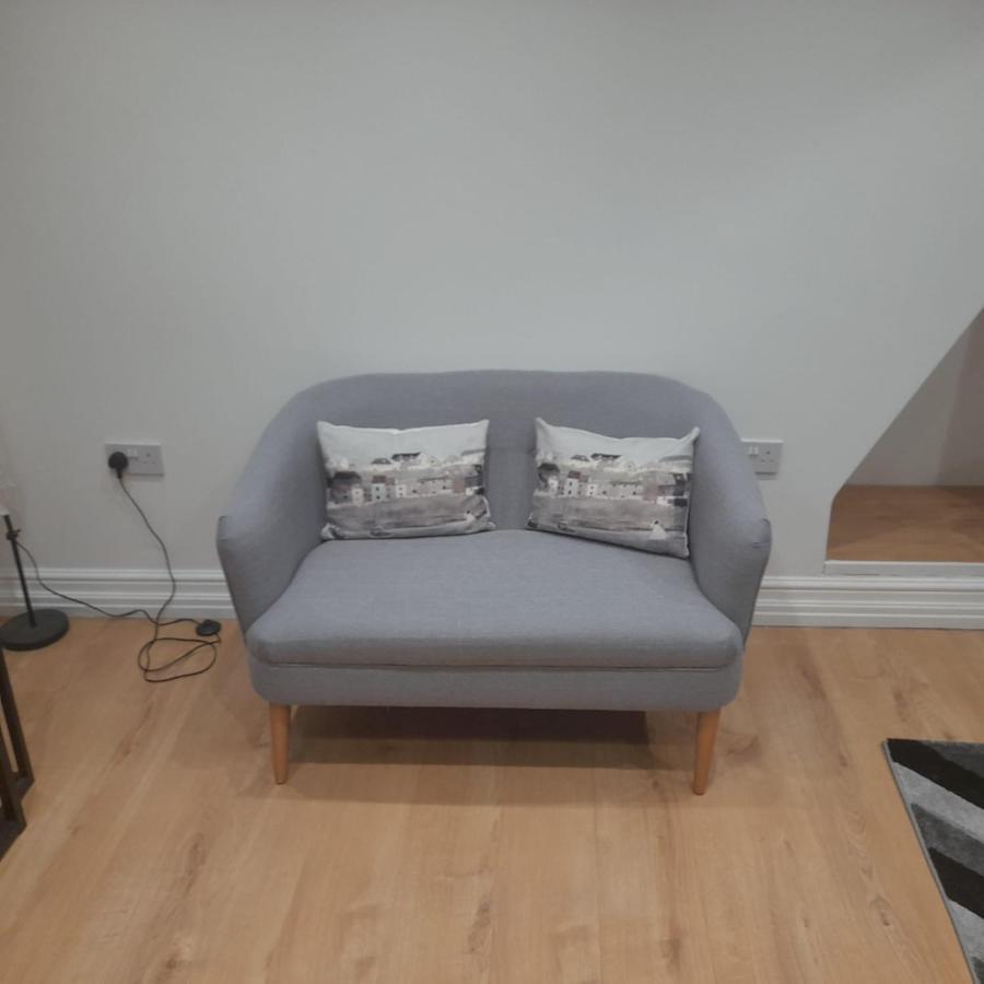 Spacious Loft Space With Private En-suite Bathroom London