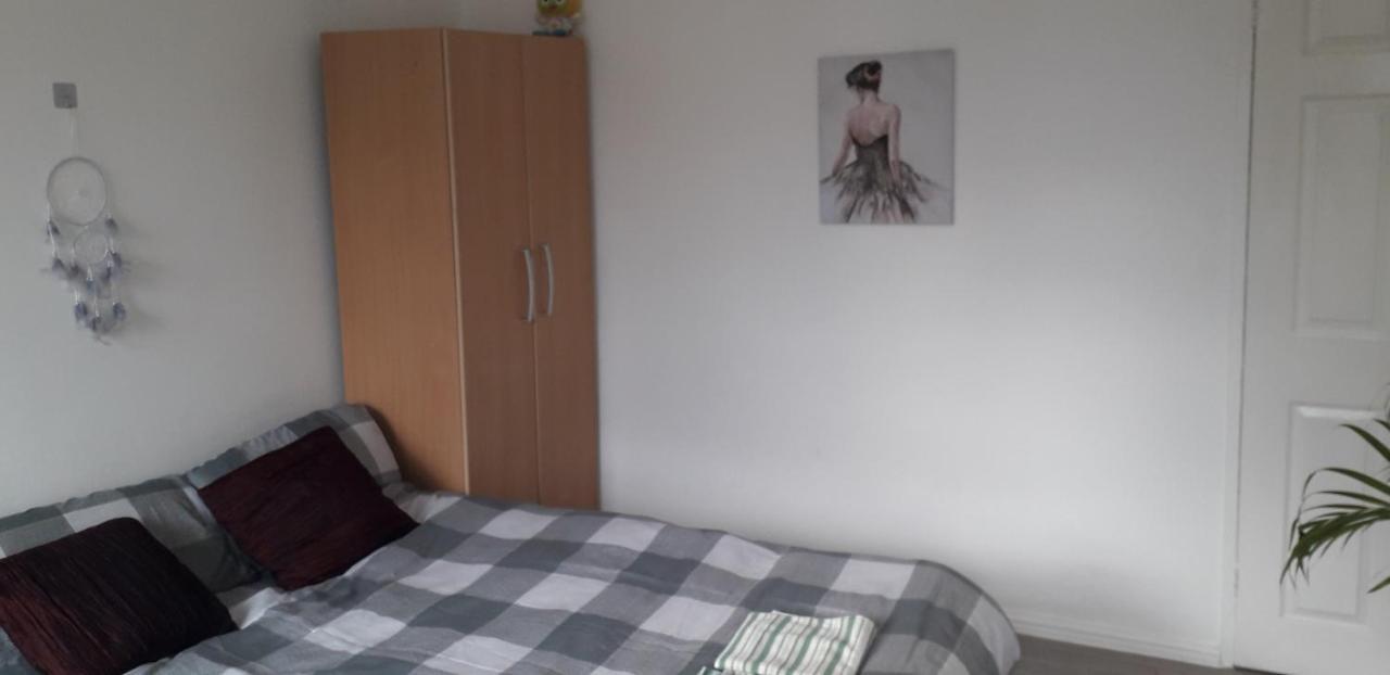 Apartamento 7, Cranehouse Brangbourne Road One Big Double Available On Reasonable Price, Shared Flat *