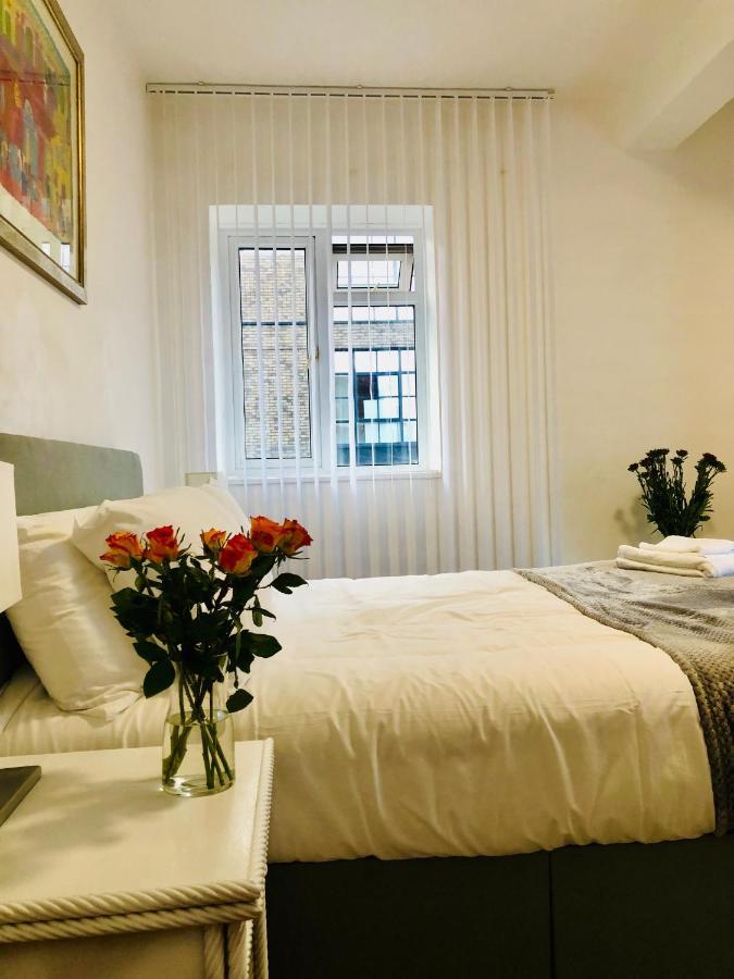 Location- 2 Bedroom Apartamento *