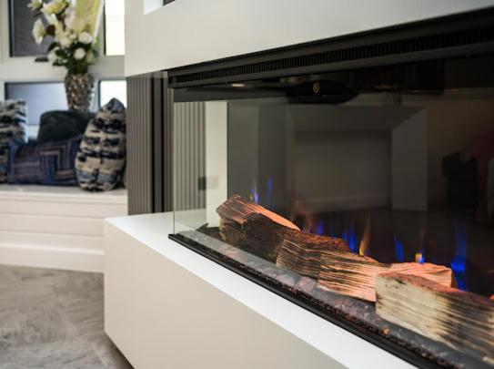 New Modern Hybrid 4 Bedroom 7 Bed 9 Guest Capacity London