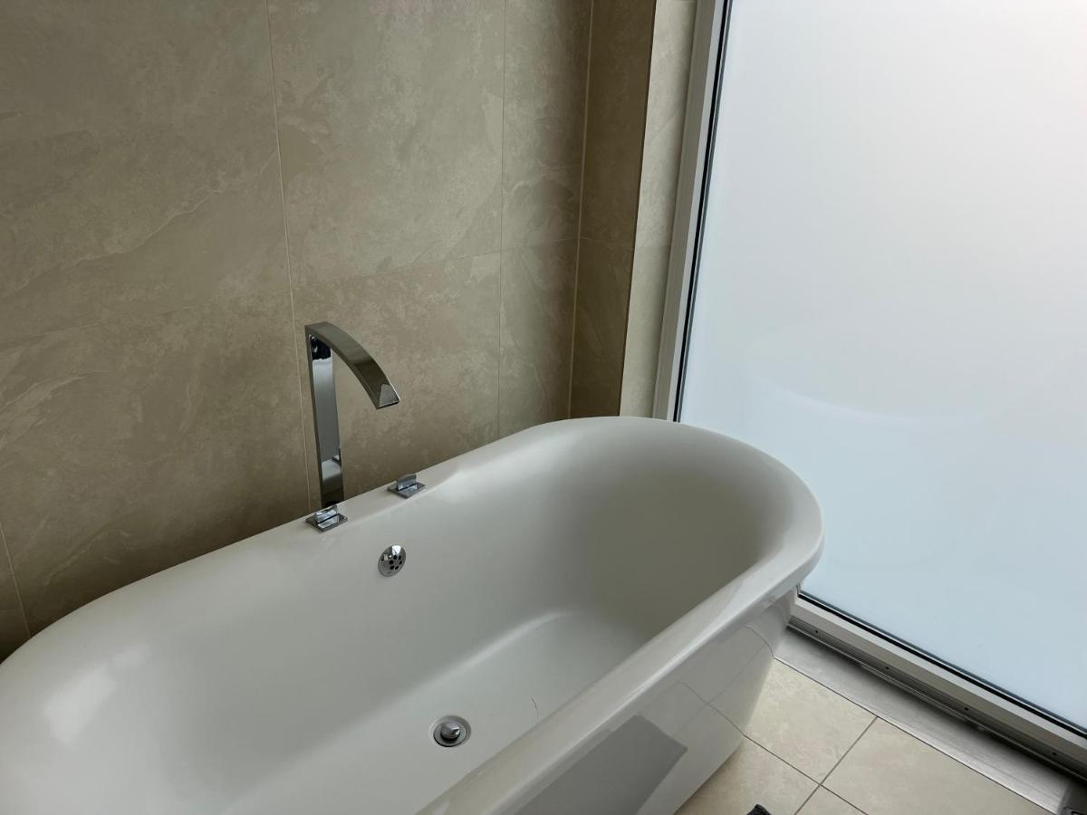 Holiday home 3 Bed/3.5 Bath Gated Mews House W/ Private Garden London