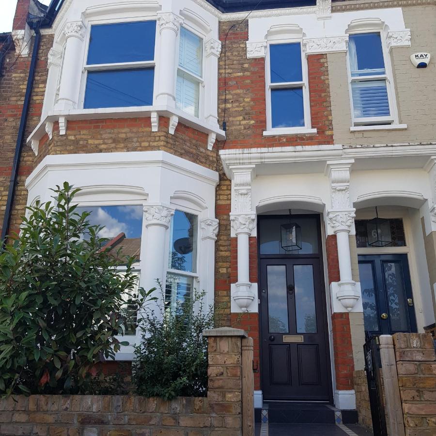 Beautiful Private In Queens Park Townhouse Homestay London