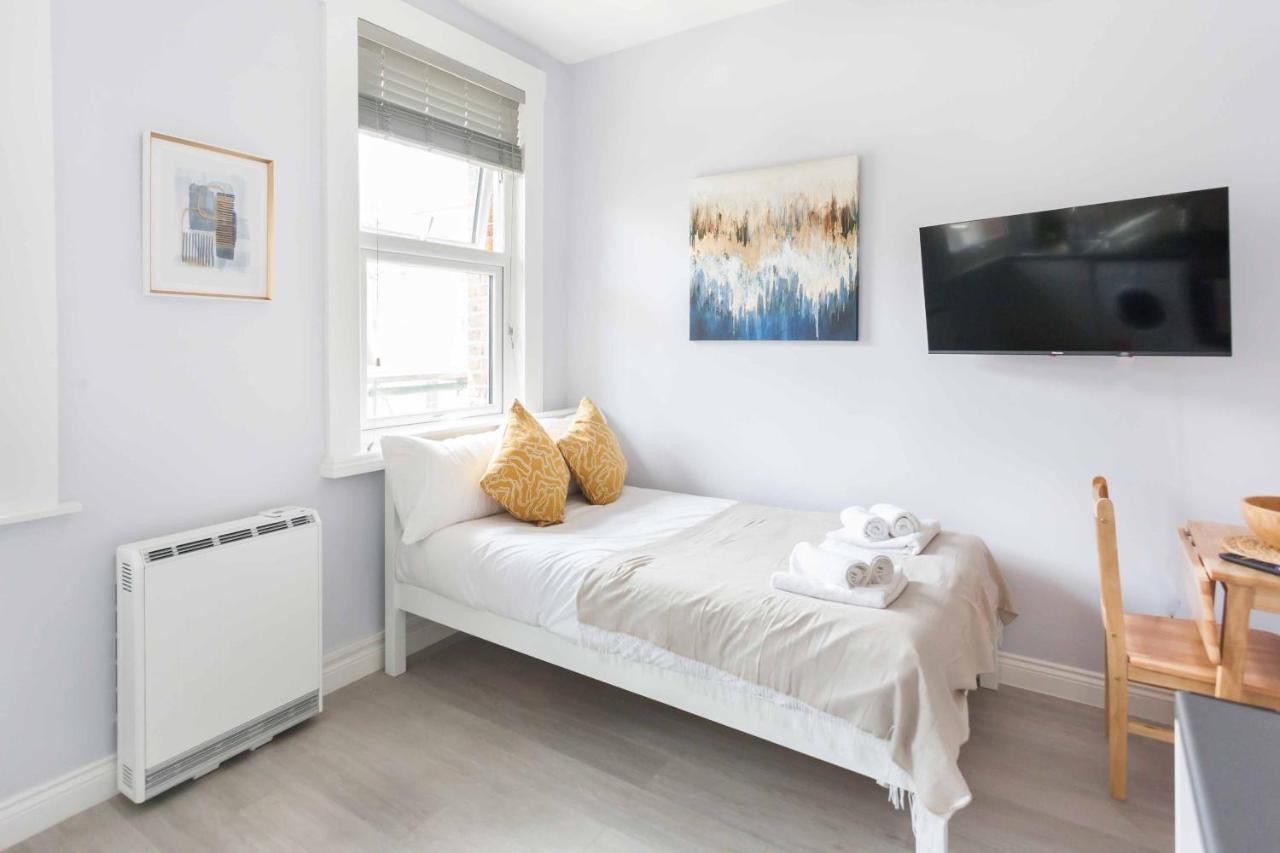 Superb Apts In Earls Court London