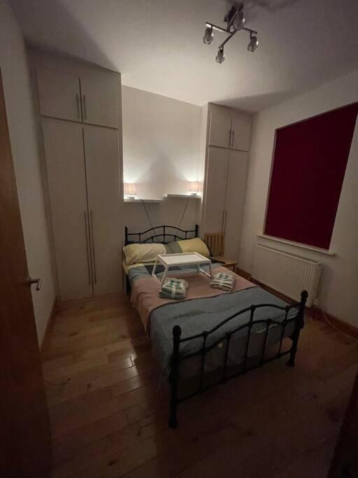Apartment Cozy 2 Bed Flat ! Amazing Bath! *