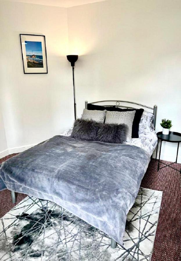 Apartment Entire 2-bedroom Stylish Flat, Wembley Park London