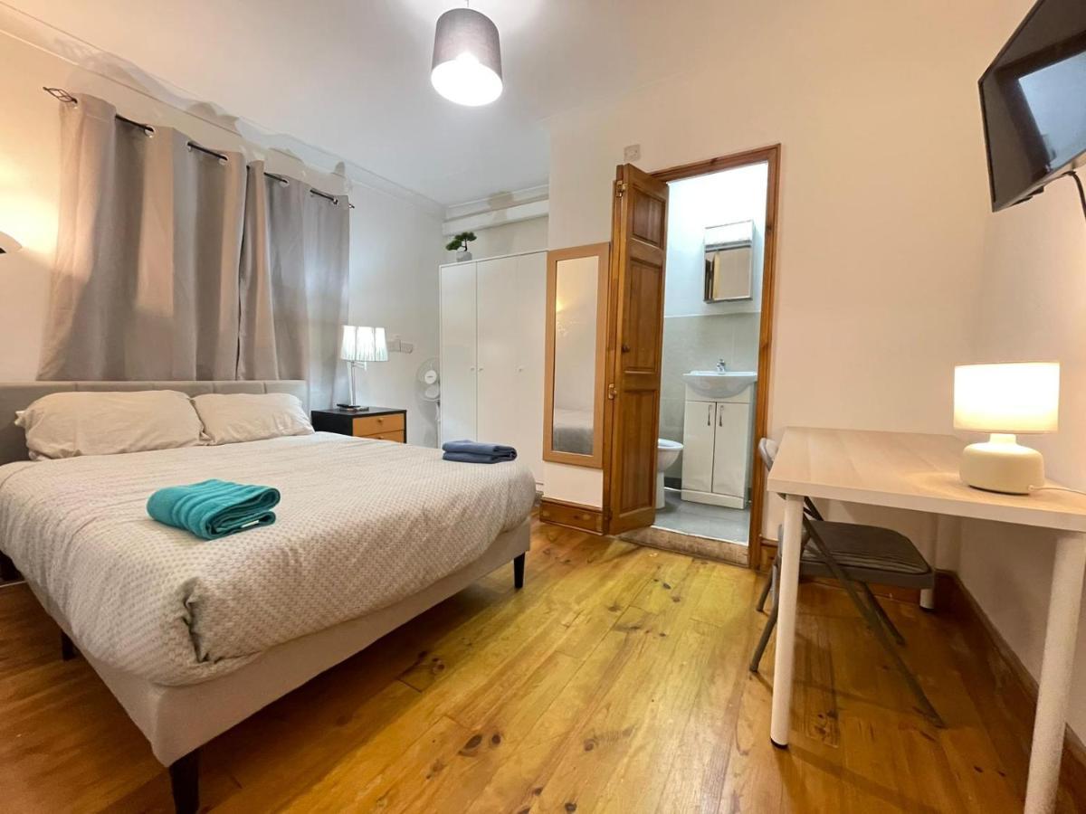 Privatunterkunft Lovely With En-suite In Stratford