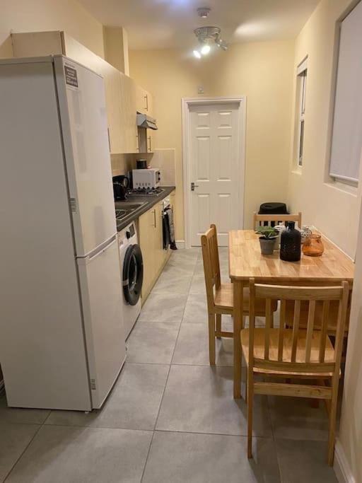 Apartment Flat 11 Brixton Hill, 1 Bedroom, 1 Bathroom Flat London