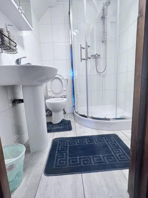 Flat 10 Near Westfield Centre, 1 Bedroom, 1 Bathroom Flat Apartamento Londres