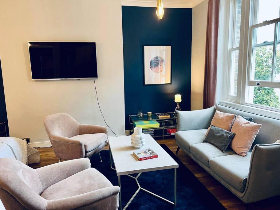 Chic Near Regent's Park N8 London