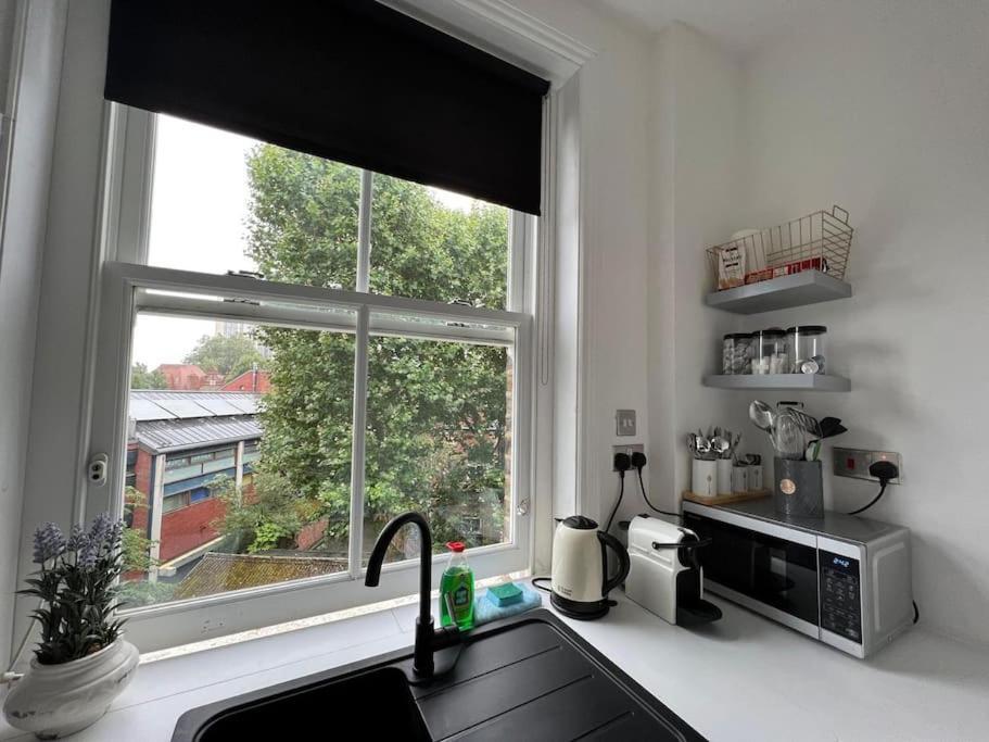 Chic Near Regent's Park N8 London