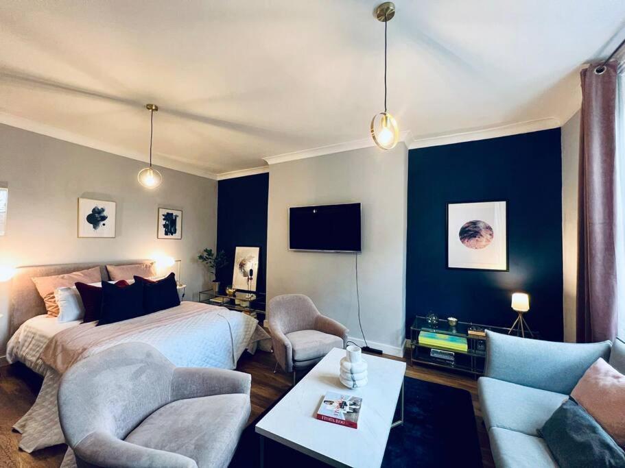 Chic Near Regent's Park N8 Apartment