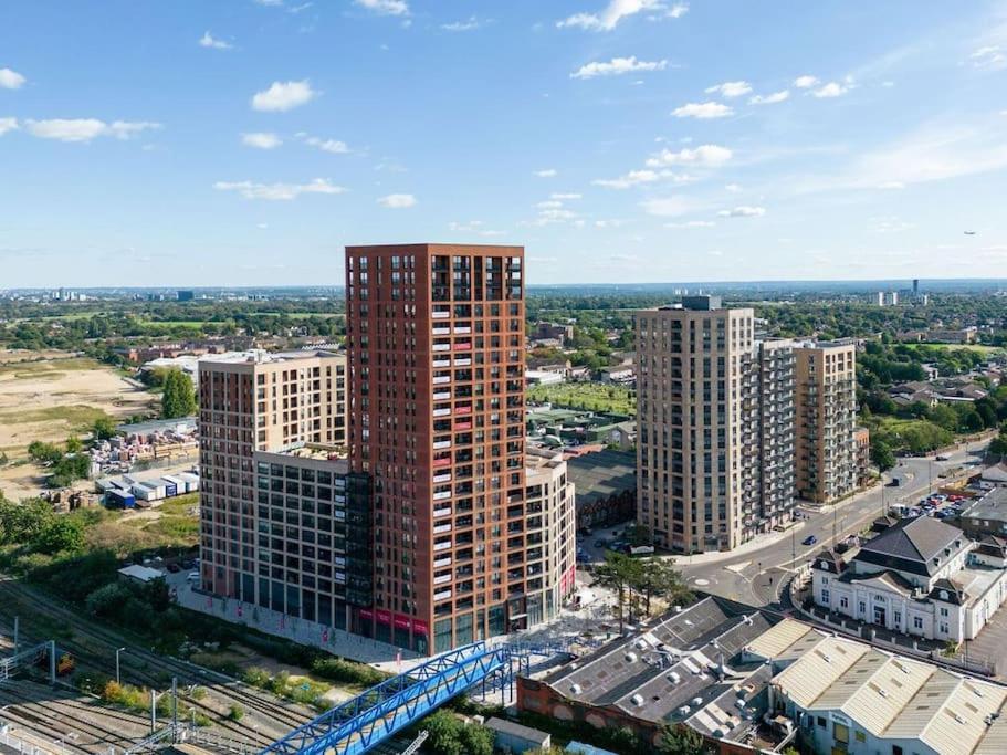 Apartment Stunning One-bedroom Apartment- Next To Tube Station- Sleeps 3