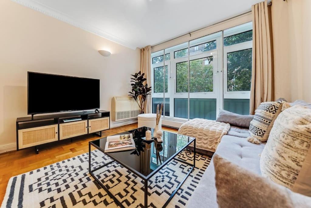 Unique 2 Bed 2 Bath Victorian Flat Regents Park Apartment
