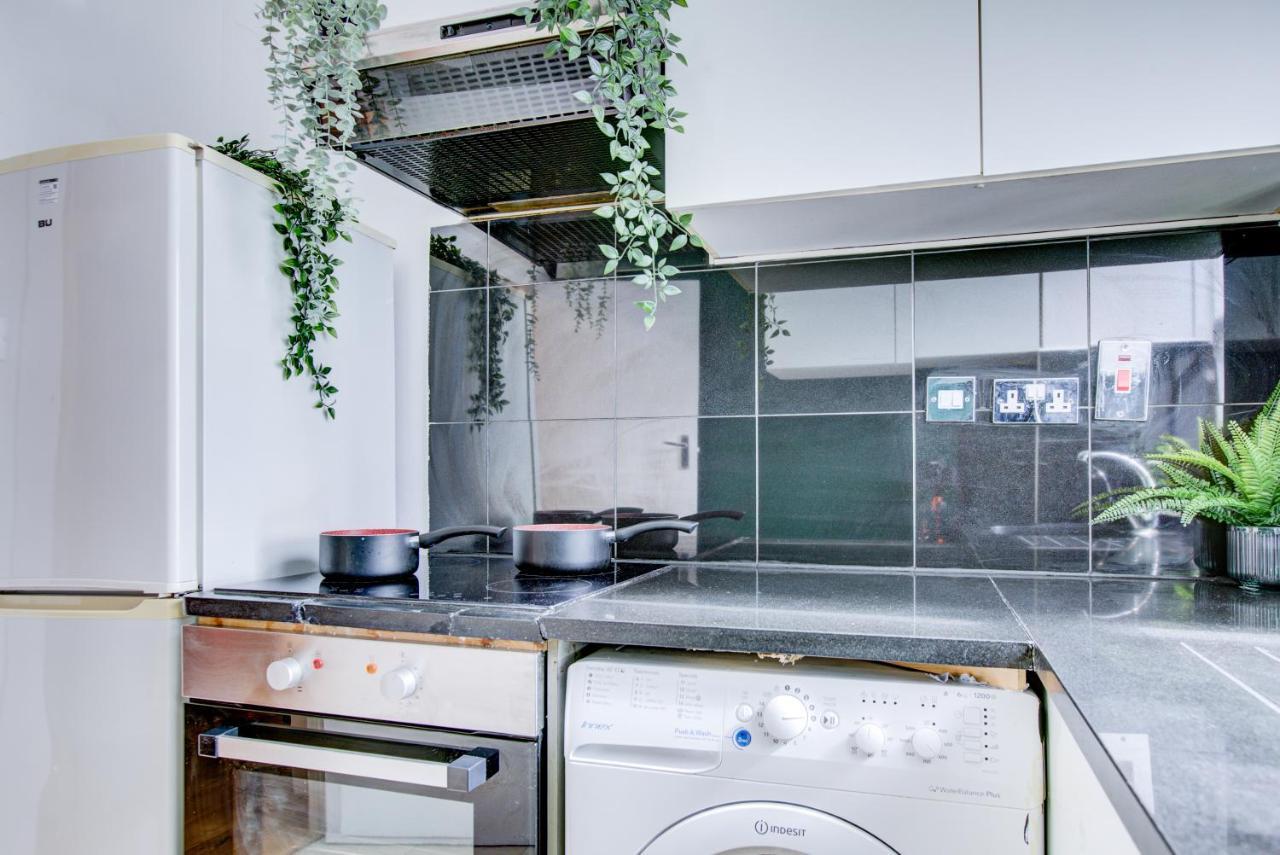 Hyde Park Private Family * London