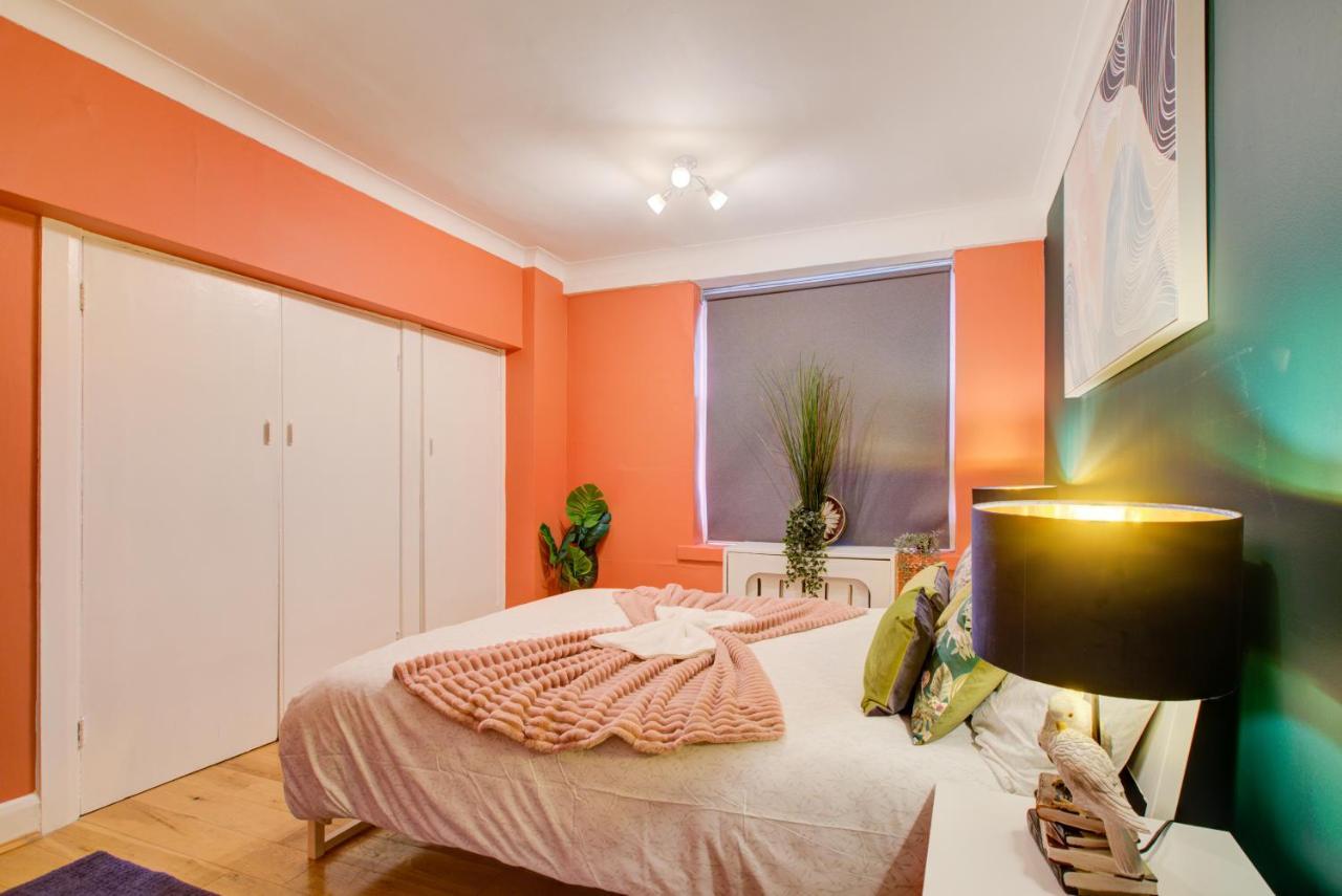 Hyde Park Private Family * London