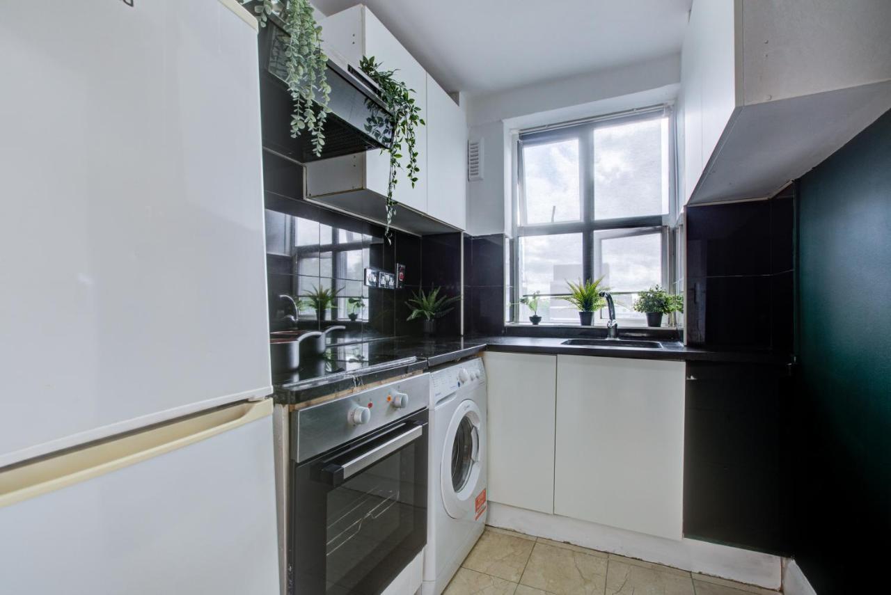 Hyde Park Private Family * London