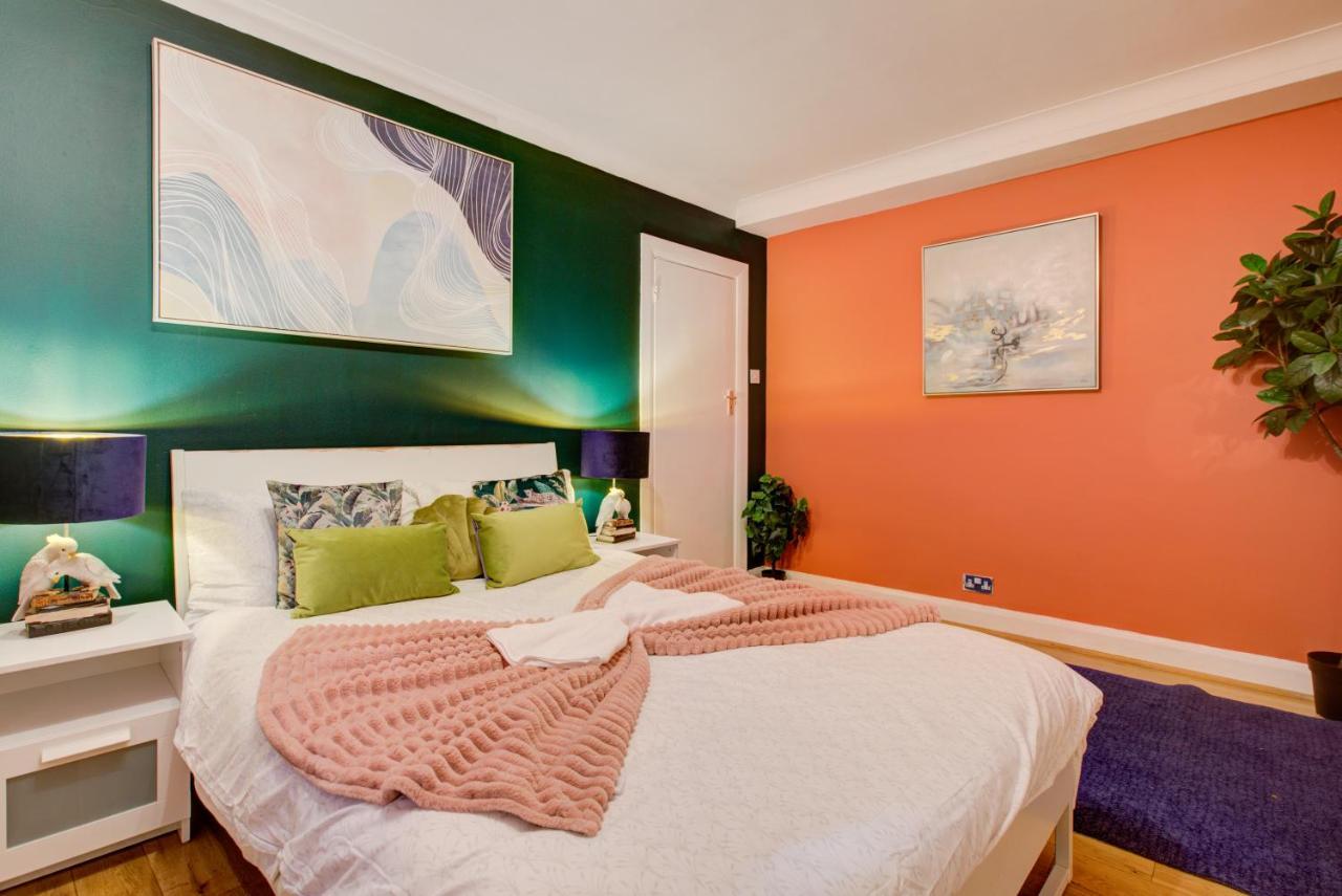 Hyde Park Private Family Apartment London