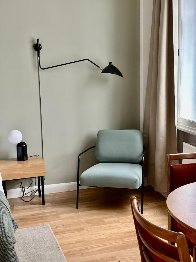 Modernist Studio In Fitzrovia Apartment