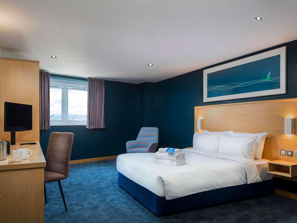 Travelodge Airport Hotel 3*