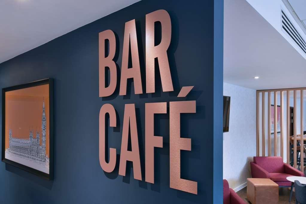 Travelodge Stratford Hotel 3*