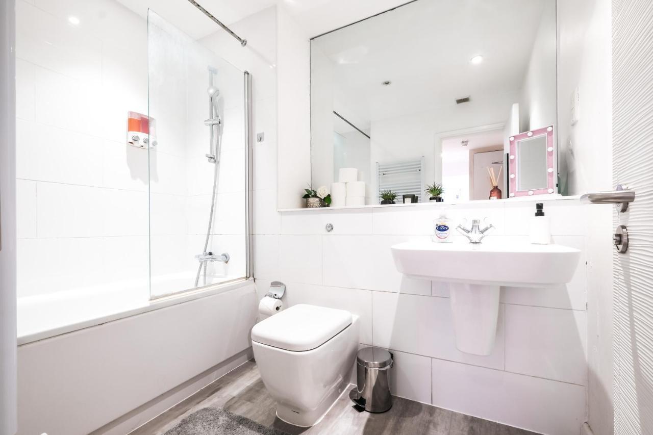 Grandeur 3 Bedroom Flat In London, Mayfair Hy3 *