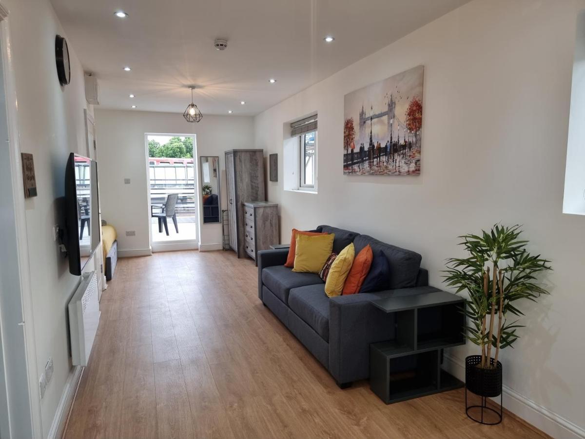 Stunning Roof Terrace Flat Apartment *