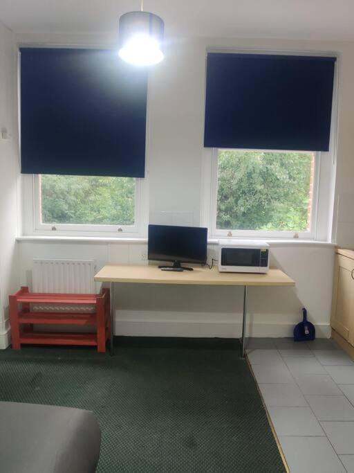 Relaxing Finchley Road Studio * London