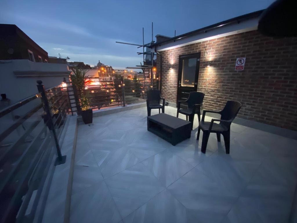 Apartment Stunning Roof Terrace Flat London