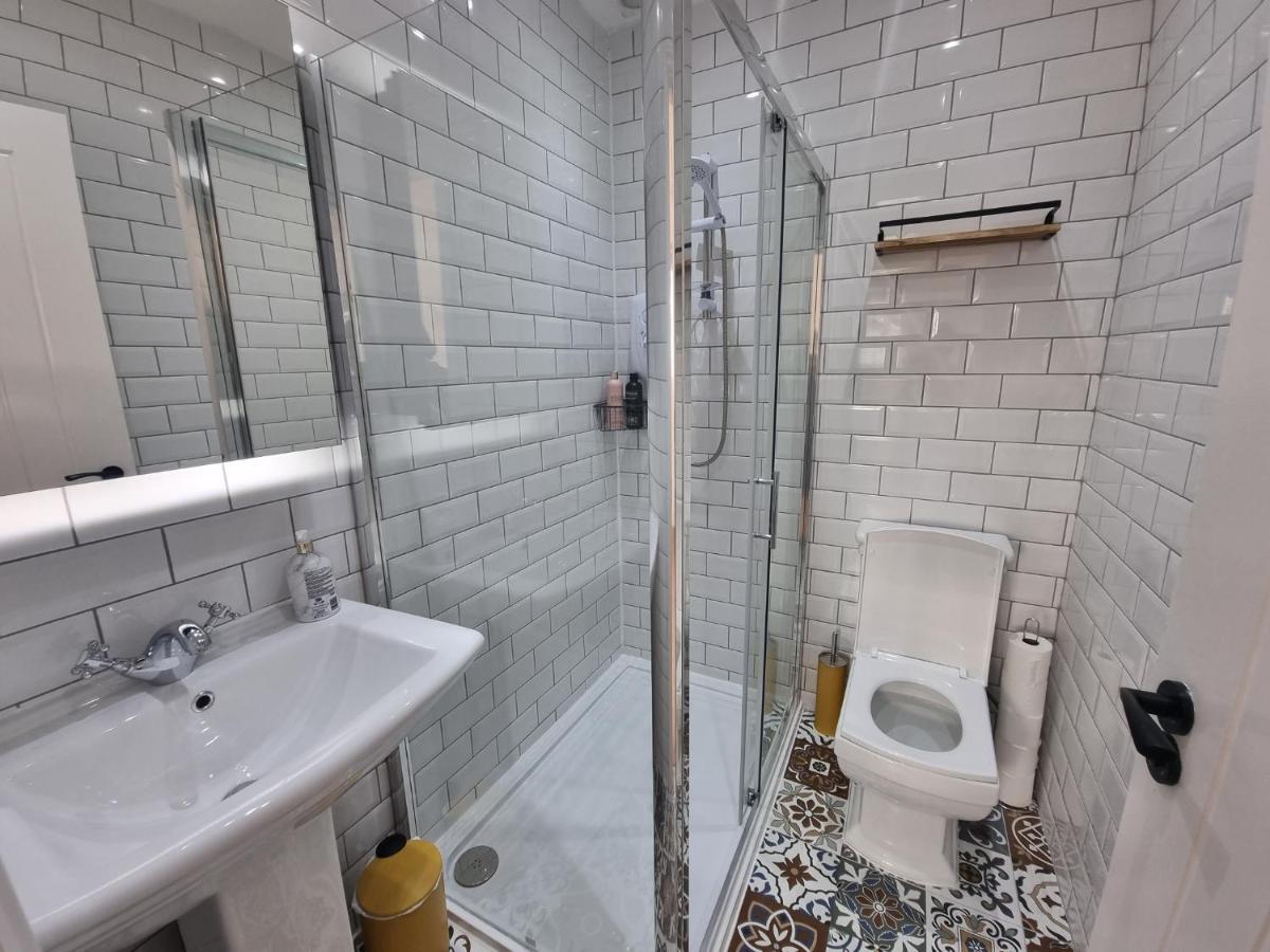 Stunning Roof Terrace Flat Apartment London