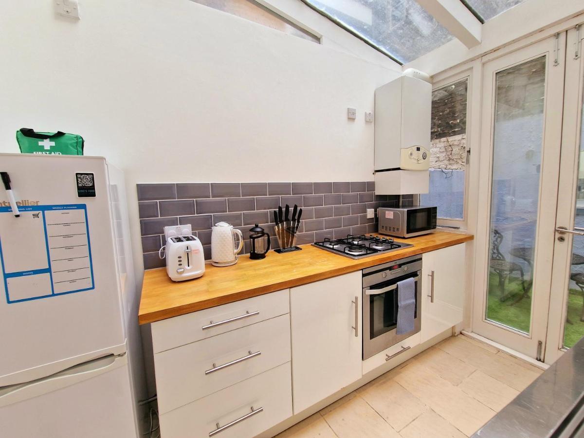Apartment Beautiful Hyde Park Flat By Lancaster Gate Station With Private Back Patio London