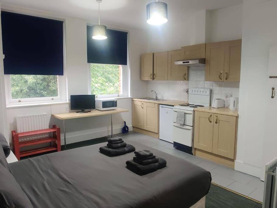 Relaxing Finchley Road Studio Apartment London