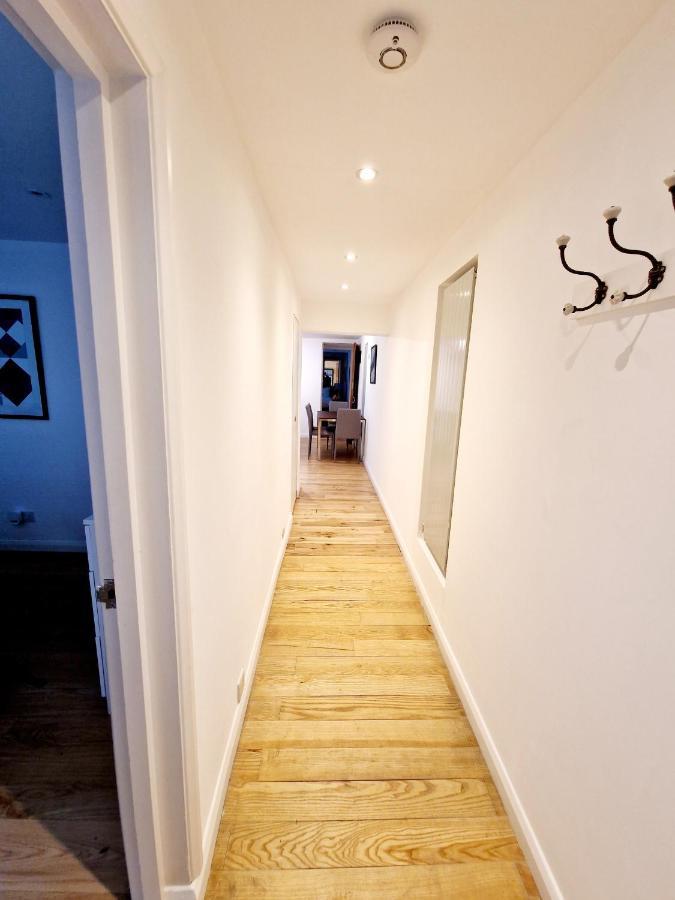 Beautiful Hyde Park Flat By Lancaster Gate Station With Private Back Patio Apartment London