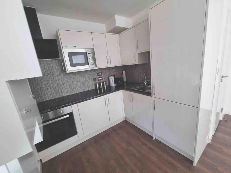 Flat 7 Fulham, 2 Bedroom, 1 Bathroom Flat Apartment