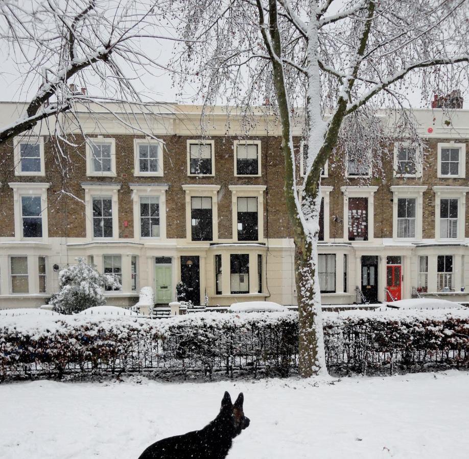 Stunning House Overlooking Local Park Casa de férias Londres