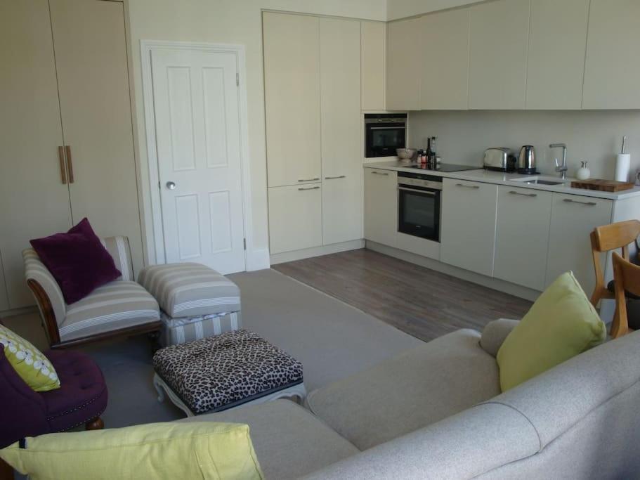 Luxury Bright & Quiet Flat - Chelsea - Earls Court Apartment