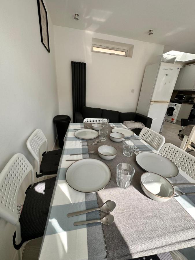 Guest house Double And Single In Bromley By Bow *